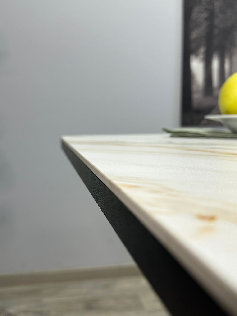 Стол KENNER DM1400 черный/керамика золотая