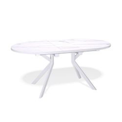 Опоры стола раскладываются необычным образом - столешница раздвигается вместе с опорами. Это решает сразу несколько проблем: опоры не мешают сидеть никому из гостей, широкая столешница не провисает и на нее можно облокачиваться так же уверенно как и в сложенном состоянии.