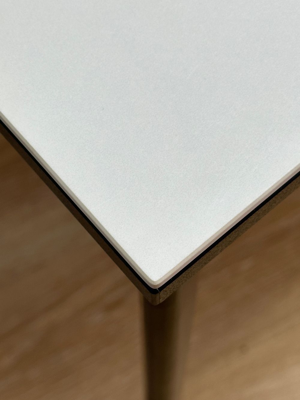 Стол KENNER KR1200 черный/керамика мрамор белый глянец