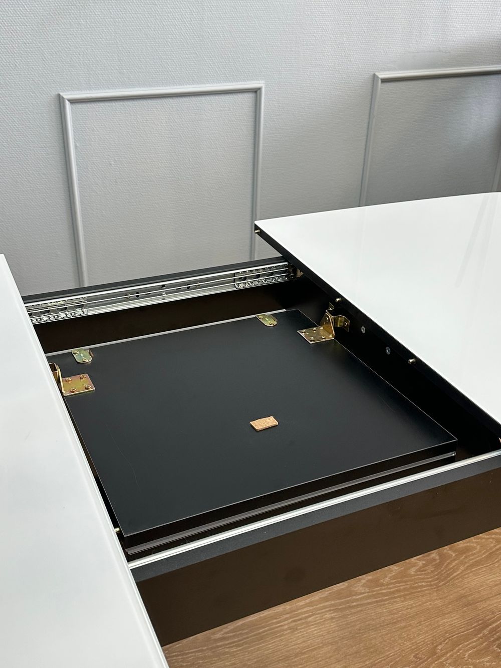 Стол KENNER K1200 венге/стекло белое сатин