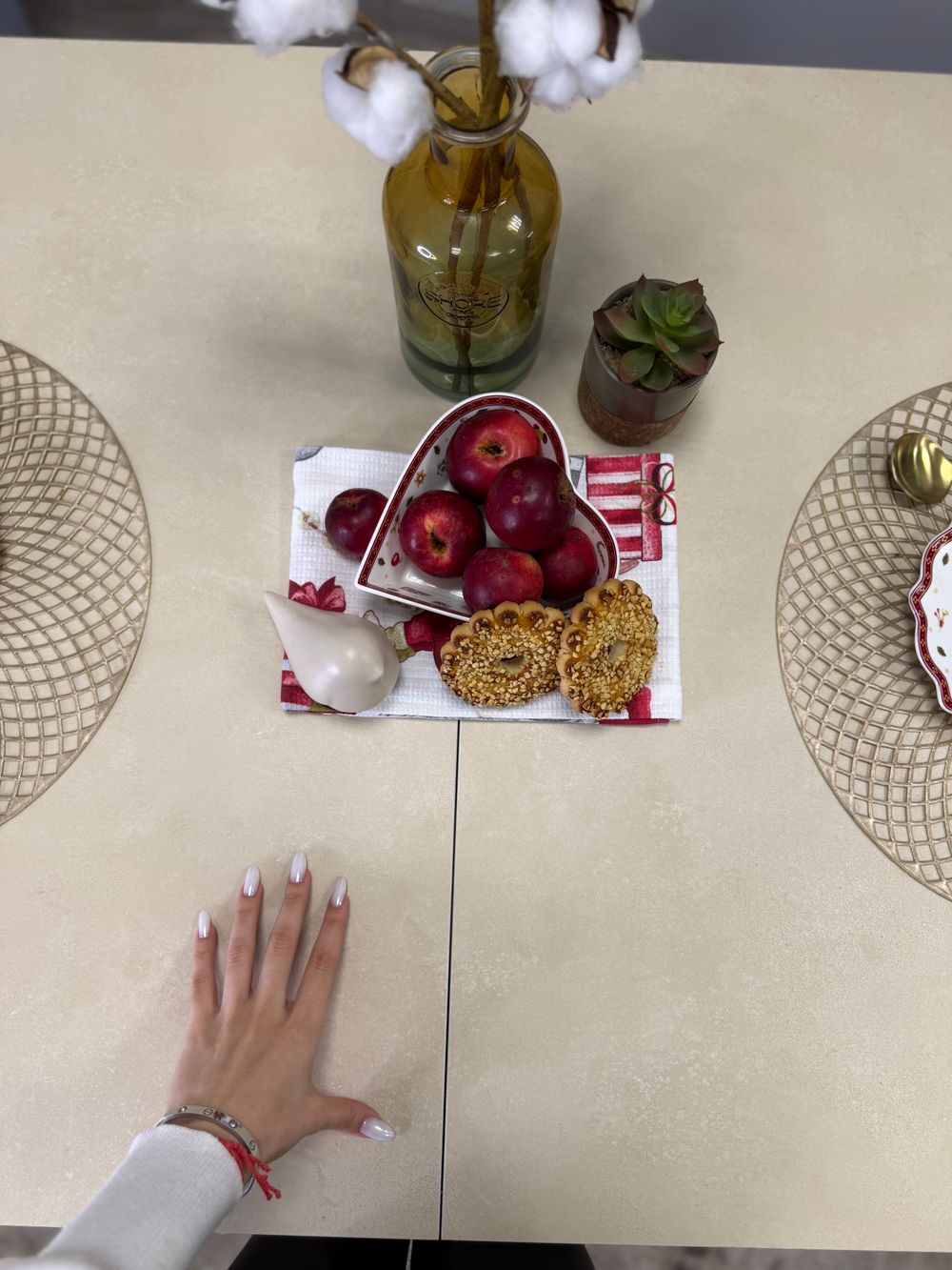 Стол KENNER AK900 черный/OKARA LIGHT YELLOW