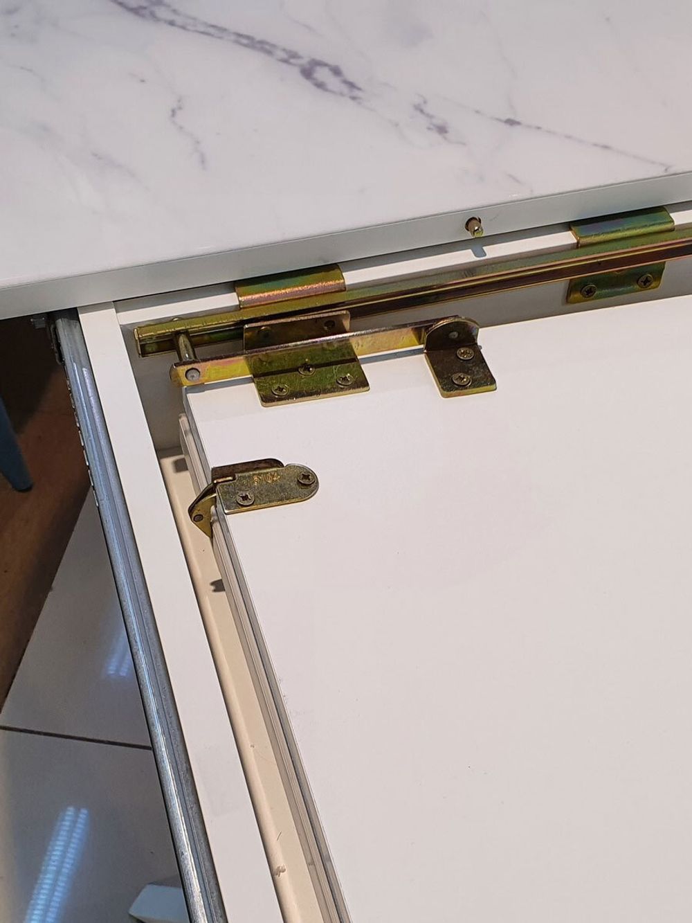 Стол KENNER B1300 белый/стекло камень белый сатин