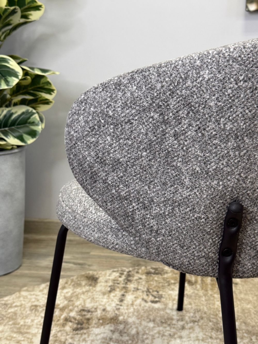 Стул KENNER 305SD черный/серый микробукле