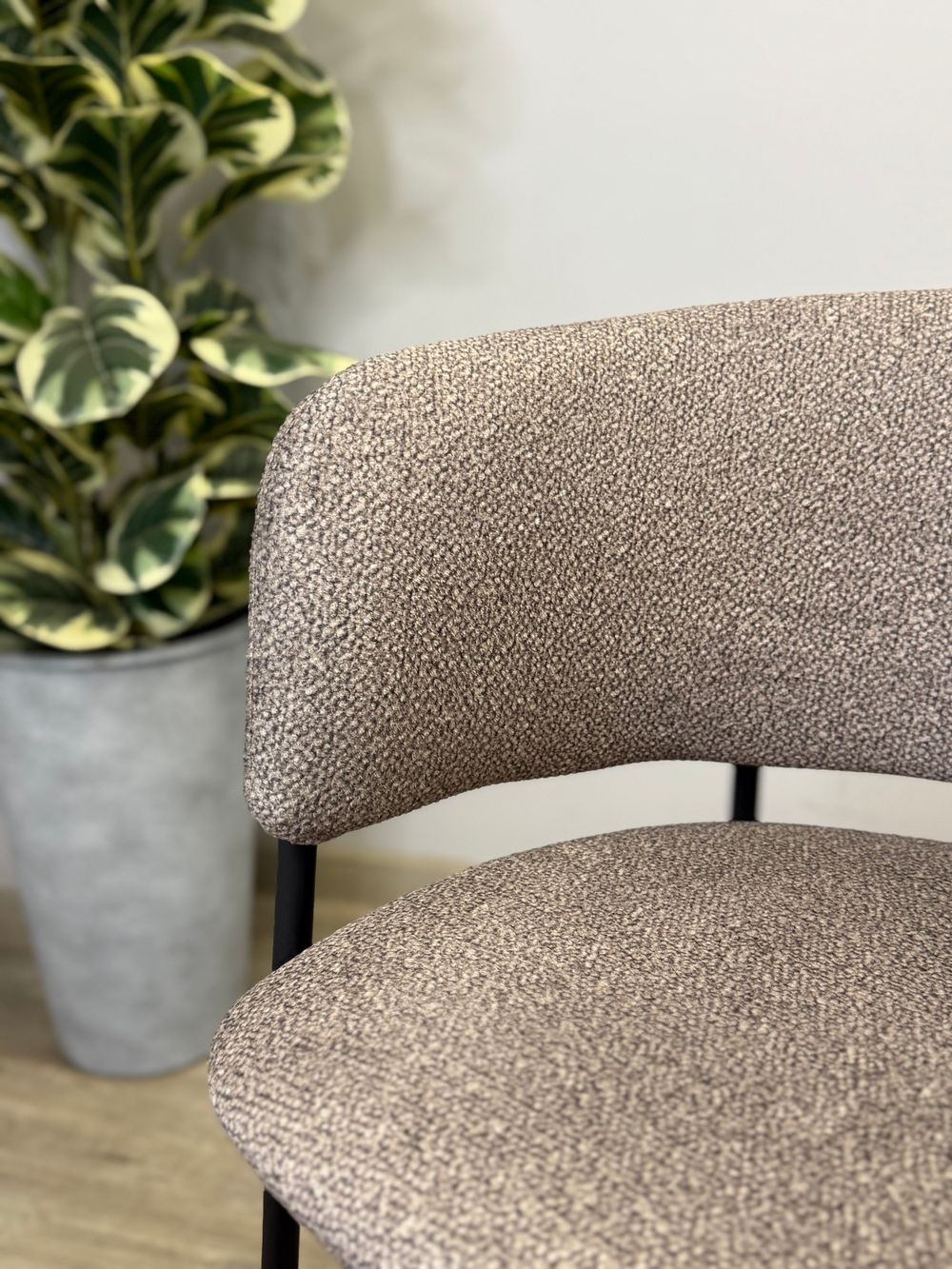 Стул KENNER 303SD черный/микробукле капучино