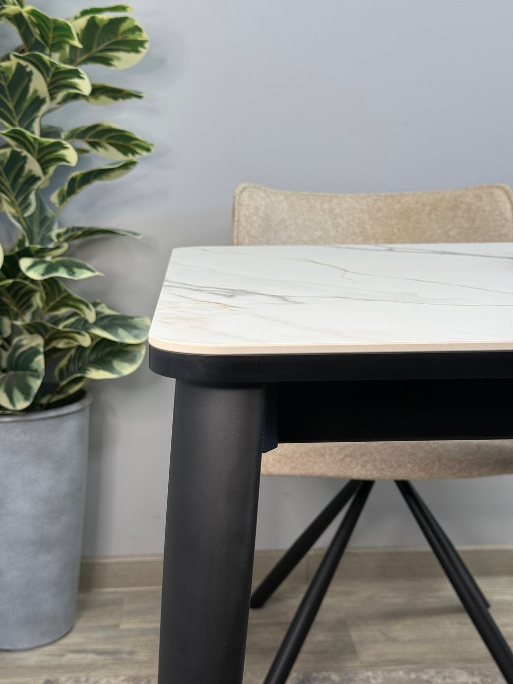 Стол KENNER KS1200 черный/керамика мрамор золотой