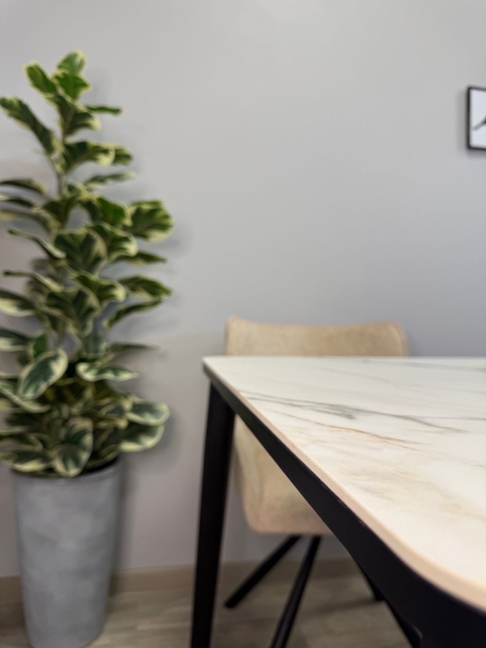 Стол KENNER KS1200 черный/керамика мрамор золотой