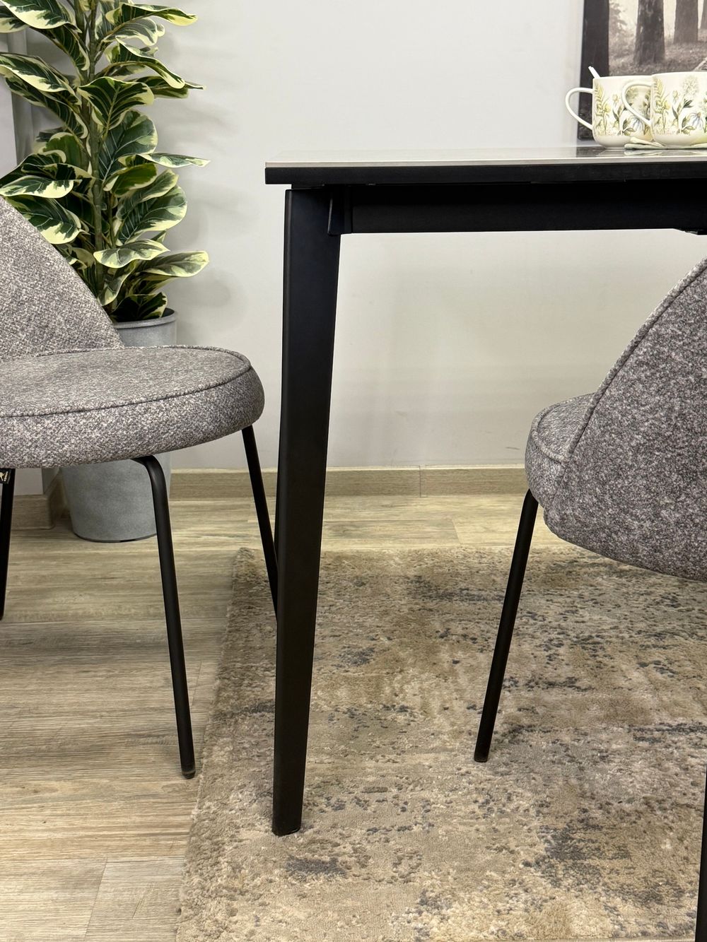 Стол KENNER KR1400 черный/керамика мрамор серый глянец