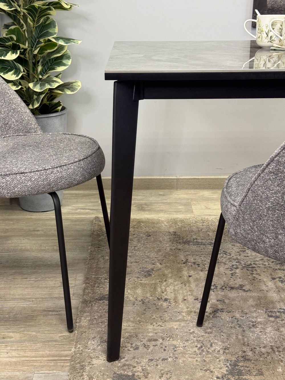 Стол KENNER KR1400 черный/керамика мрамор серый глянец