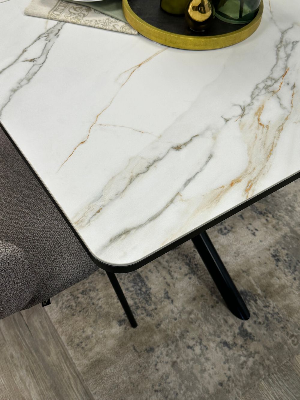 Стол KENNER DM1400 черный/керамика золотая