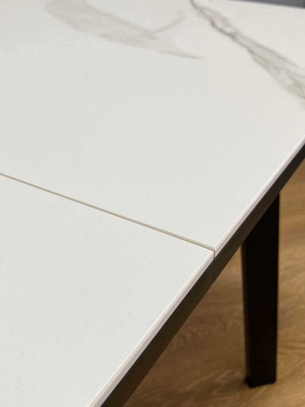 Стол KENNER AK900 черный/GLORIA WHITE