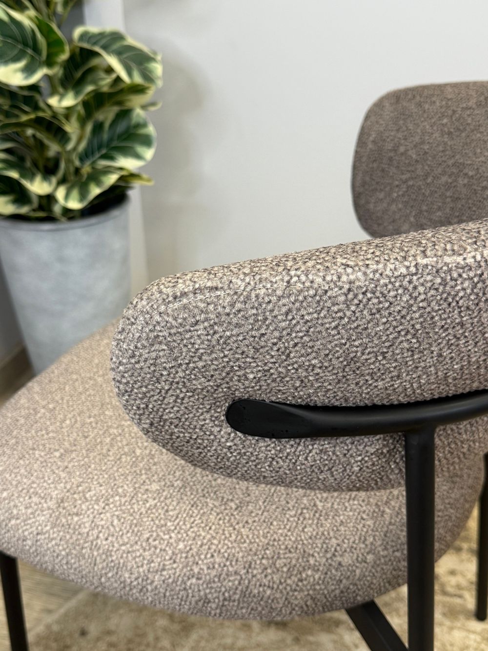 Стул KENNER 309SD черный/микробукле капучино