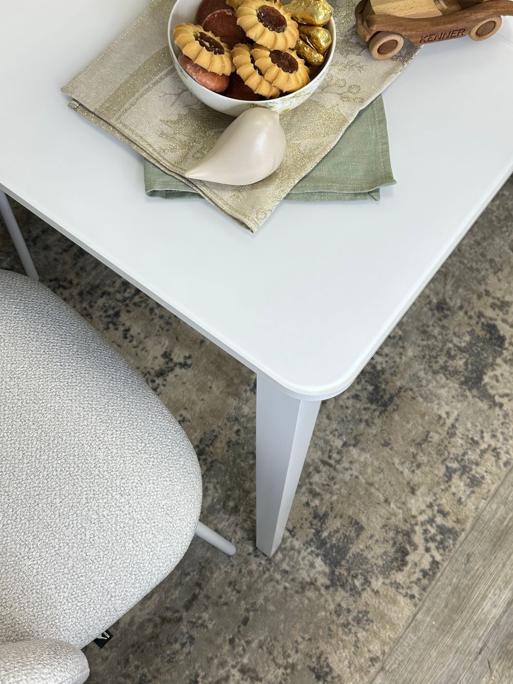 Стол KENNER 900 М белый/стекло белое сатин