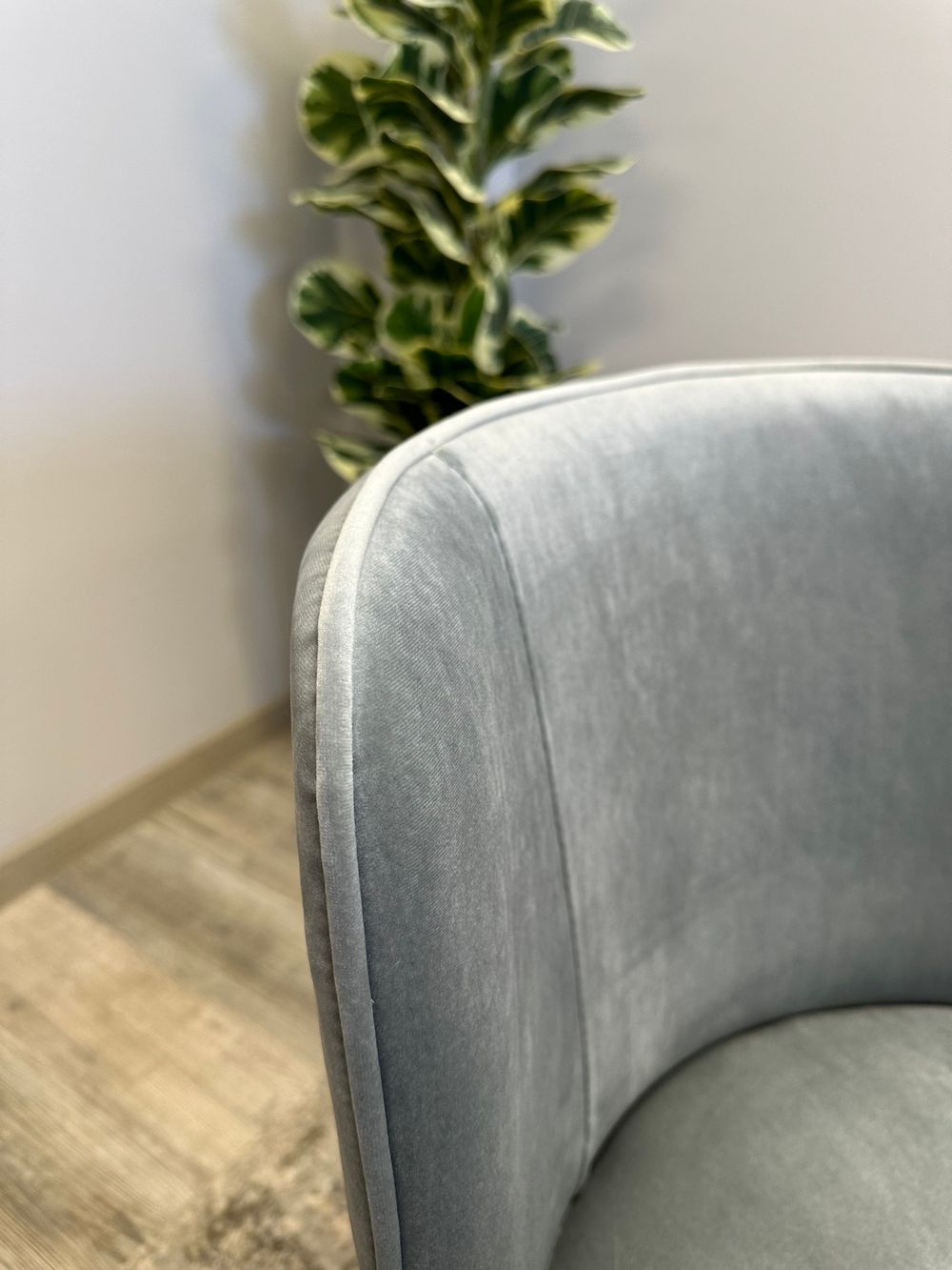 Стул Kenner 177KK белый/серый велюр