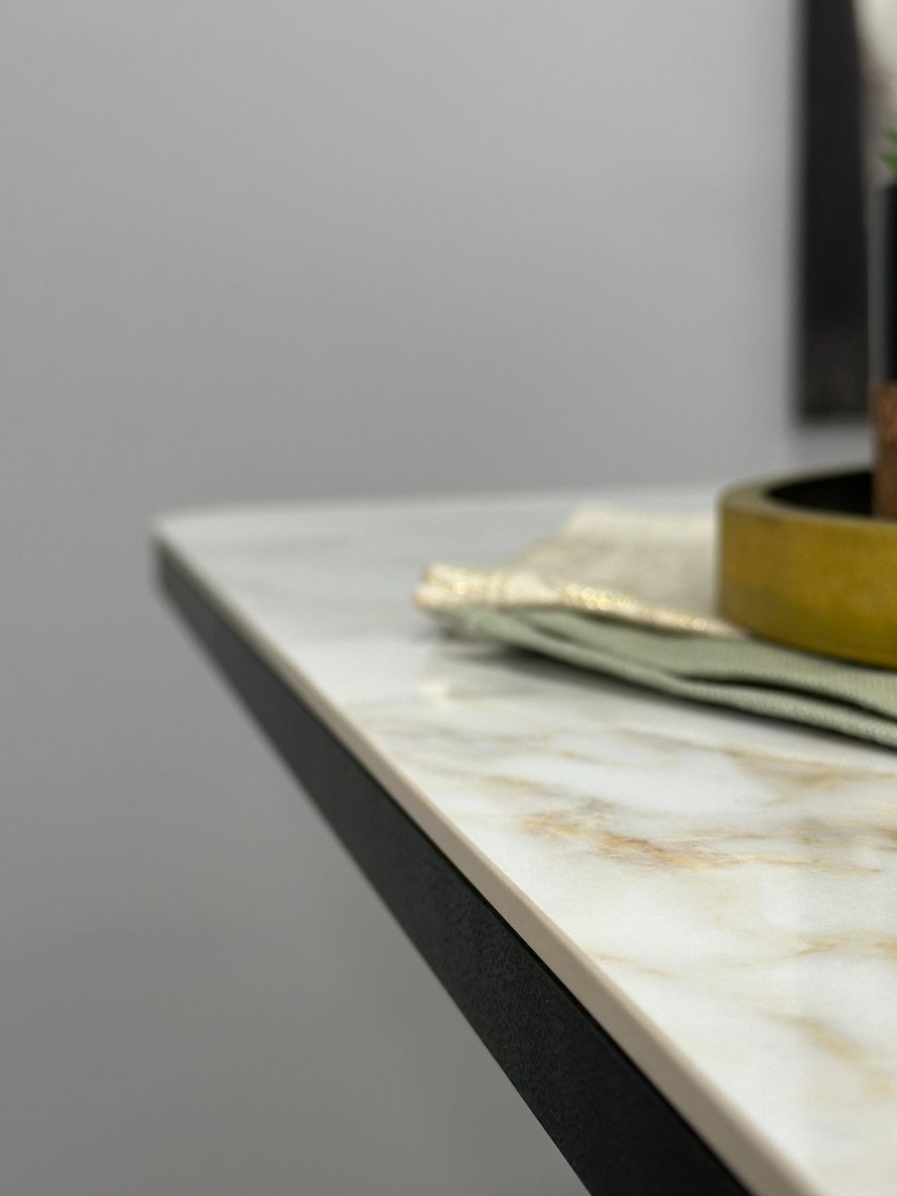 Стол DL1300 черный/керамика белая глянец