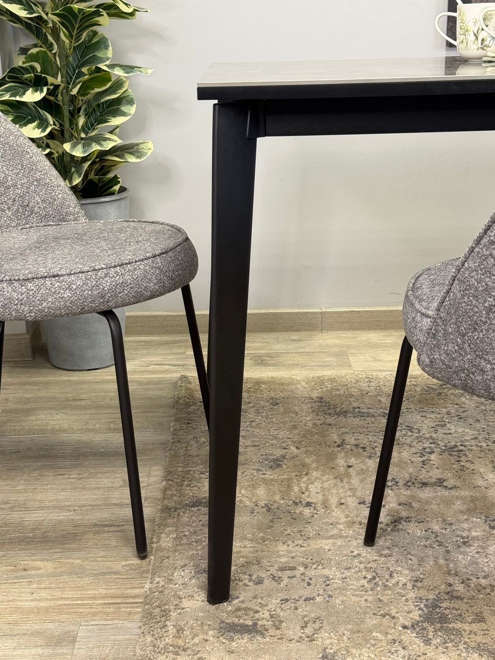 Стол KENNER KR1400 черный/керамика мрамор серый глянец