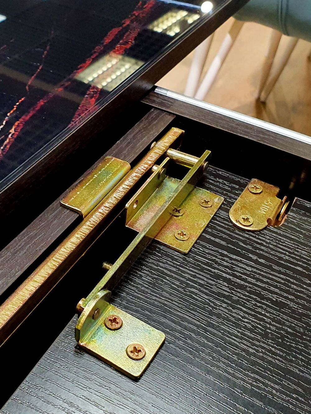 Стол KENNER R1100 золото/камень черный глянец