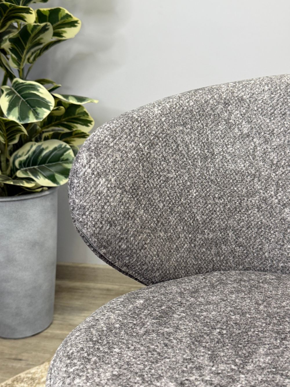 Стул KENNER 305SD черный/серый микробукле