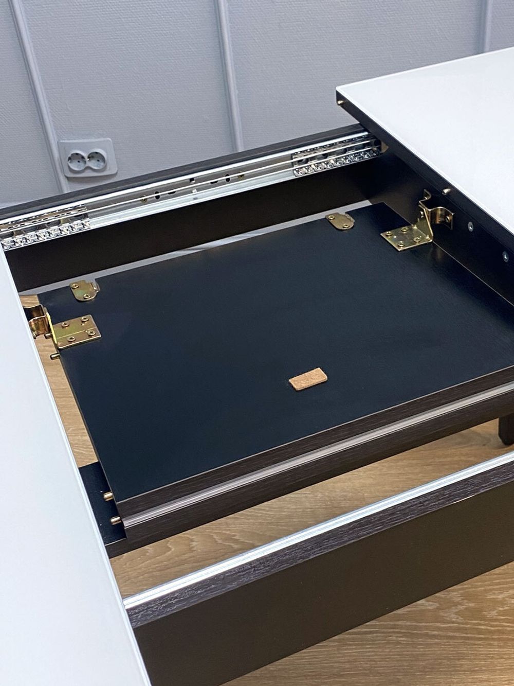 Стол KENNER 1100 М венге/стекло белое глянец