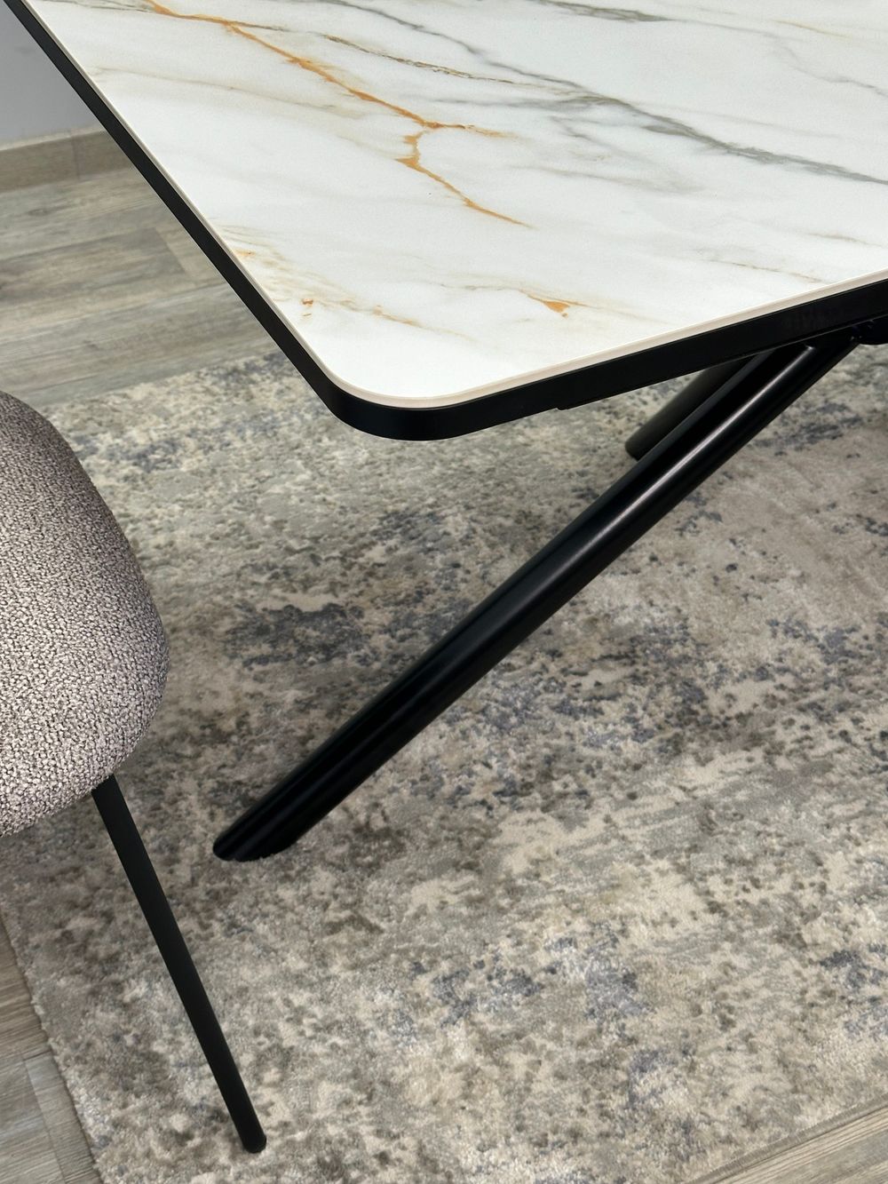 Стол KENNER DM1400 черный/керамика золотая