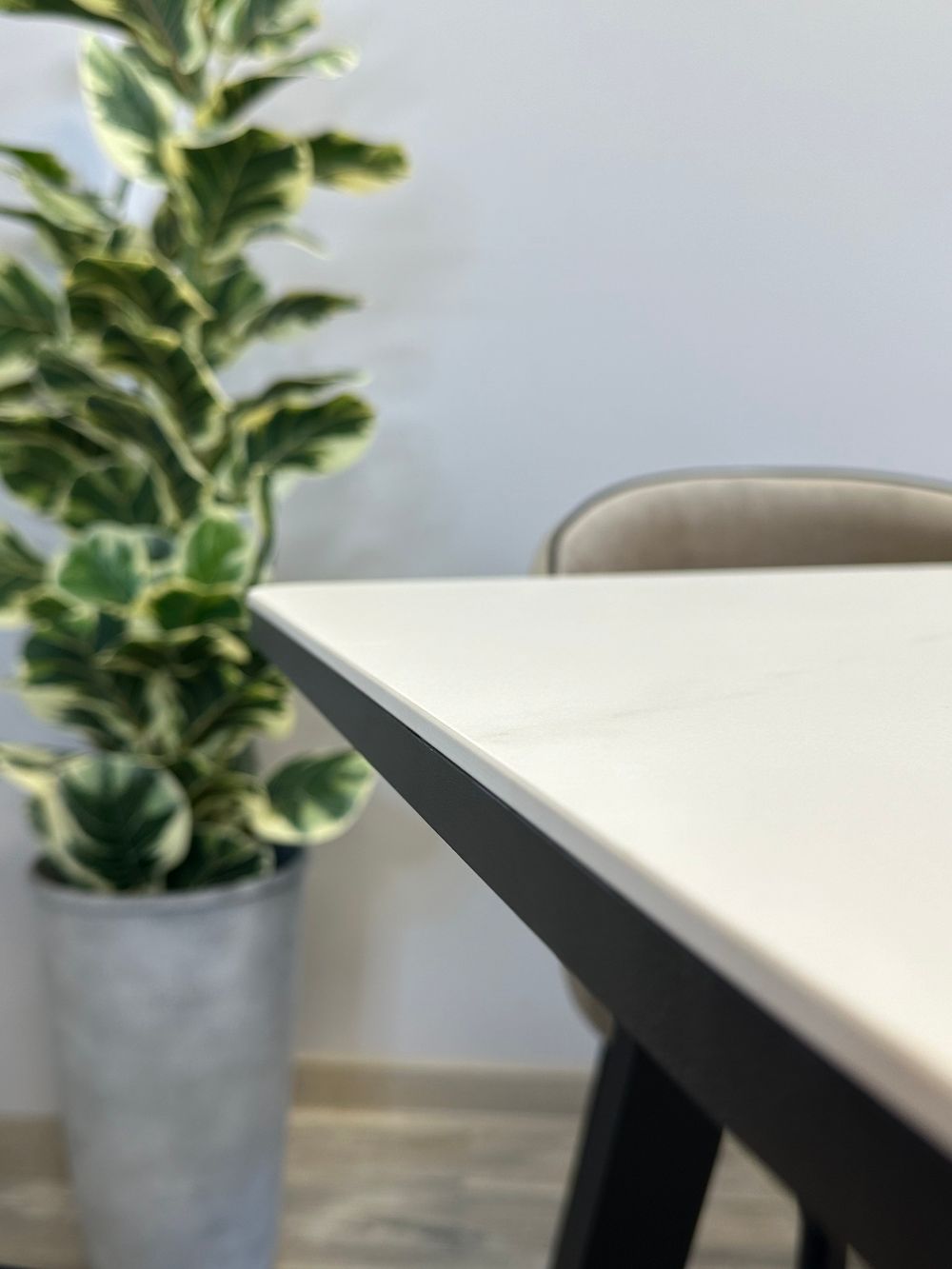 Стол KENNER AZ1400 черный/керамика белая