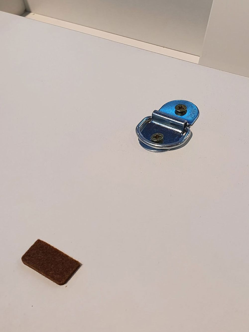 Стол KENNER B1300 белый/стекло камень белый сатин