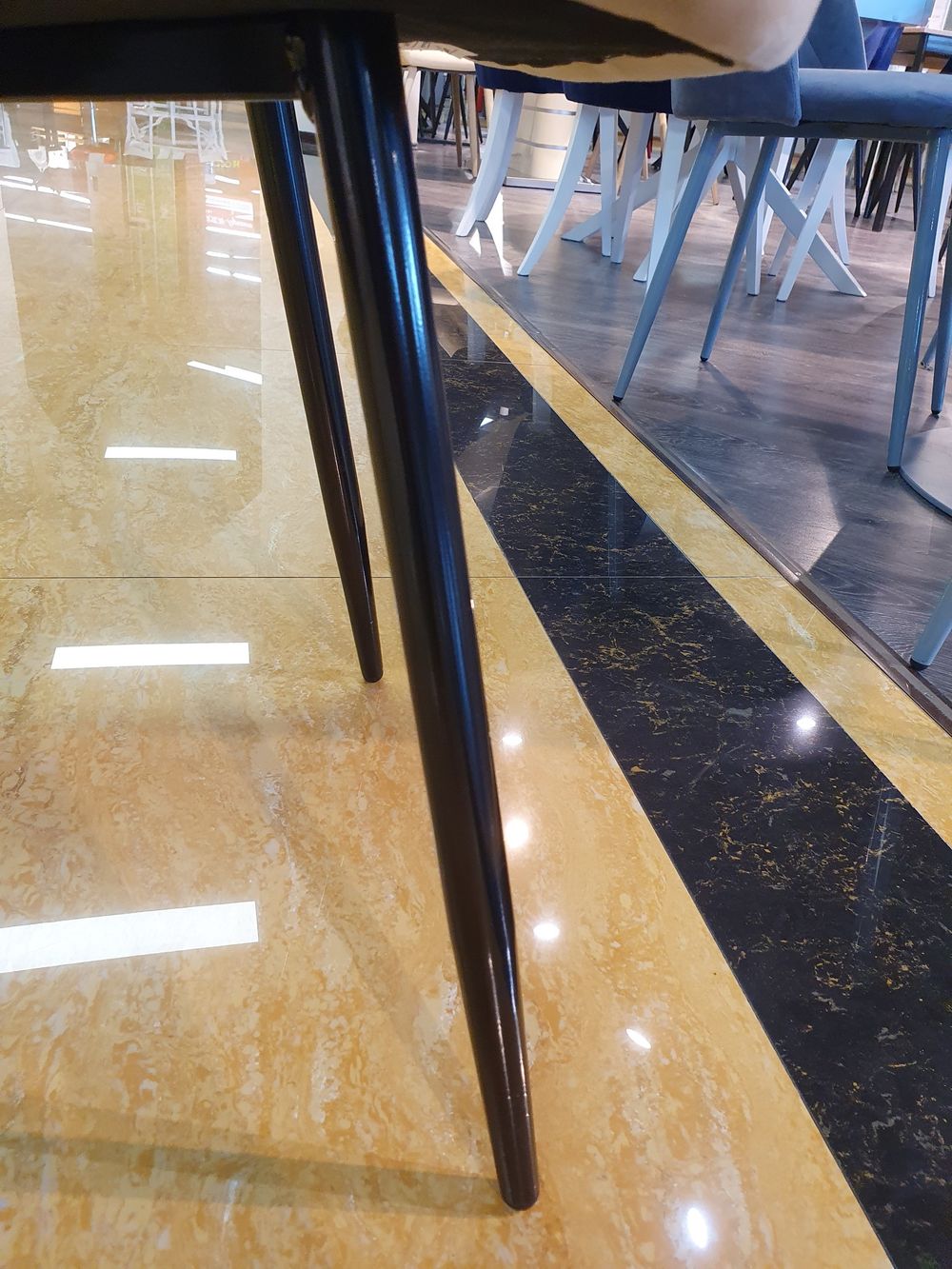 Стул Kenner 149KP черный/фиолетовый велюр